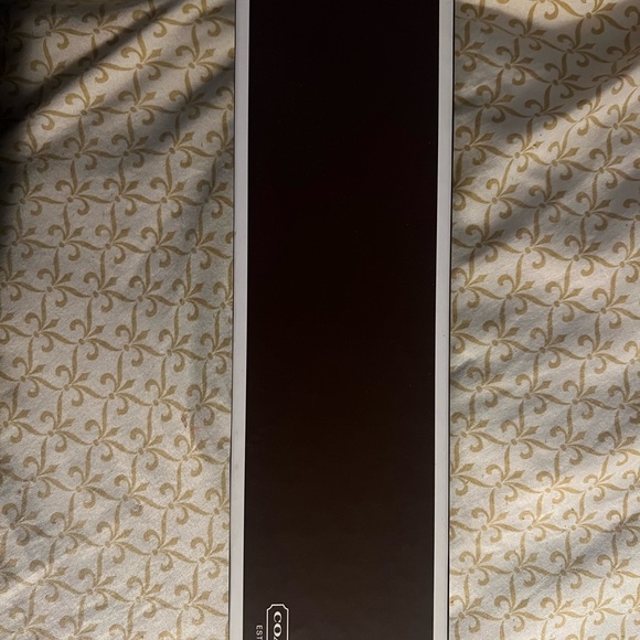 Coach star watch with leather strap - Picture 5 of 5